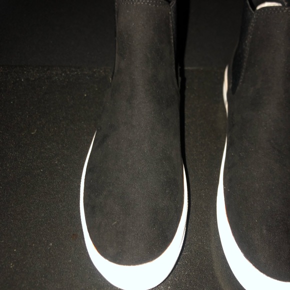 Cushionaire Ramona Sneaker Bootie 7.5 - Picture 5 of 7